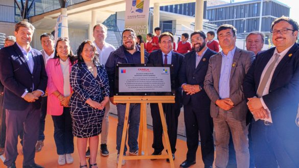 Ministro de Educación inaugura la nueva infraestructura de la Escuela Básica de Canela Alta en la región de Coquimbo