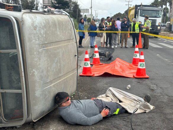 Con simulacro de siniestro vial, autoridades regionales llaman a una conducción segura en la previa de Navidad