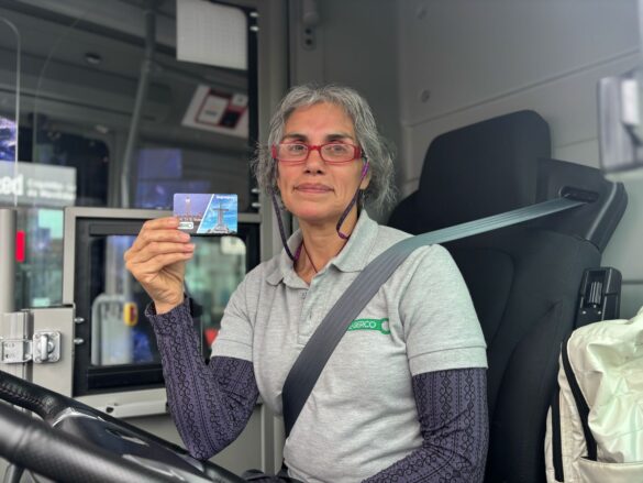 Seremi de Transportes junto a Eserco refuerzan el llamado a usuarios a adquirir tarjeta para pago electrónico en buses eléctricos