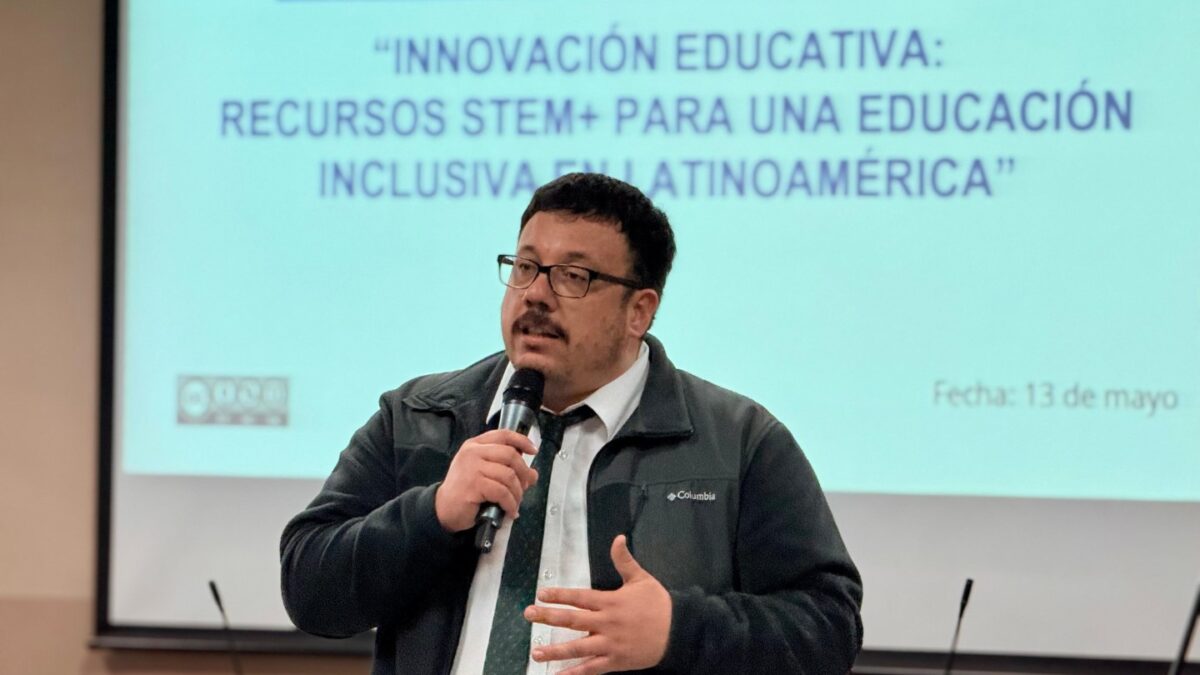 Jornada presencial del programa STEM+ reúne a docentes de toda la región en el Colegio Seminario de La Serena