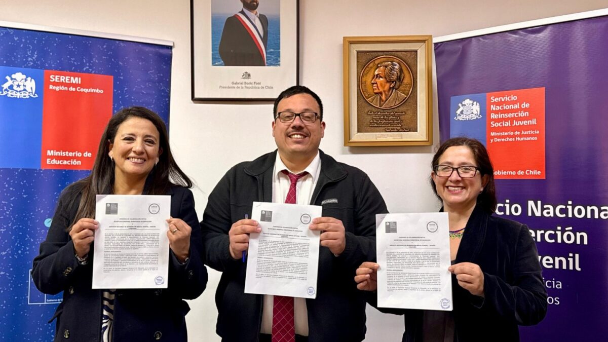 Seremi de Educación y servicio de Reinserción Juvenil firman convenio para fortalecer trayectorias educativas