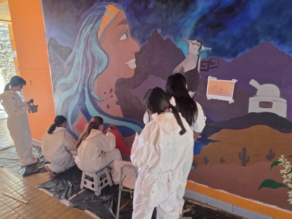 Estudiantes del Valle de Elqui realizan mural en homenaje a Gabriela Mistral en Vicuña