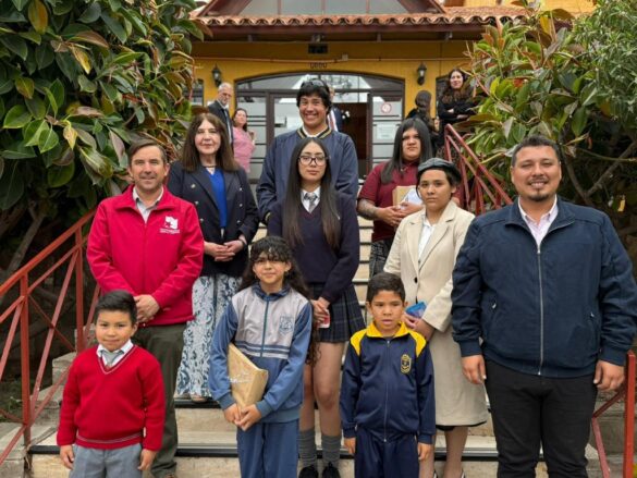 Estudiantes son reconocidos en la Premiación Regional del IX Concurso Literario “El Sello Gabriela Mistral”