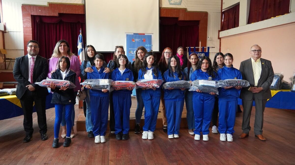 SLEP Elqui comenzó la entrega de 10.800 set de útiles escolares a estudiantes de enseñanza básica