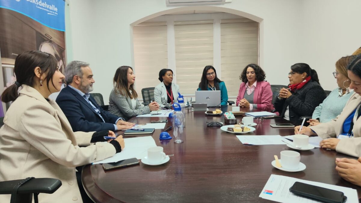 Aguas del Valle se incorpora a programa de buenas prácticas laborales con equidad de género de Sernameg