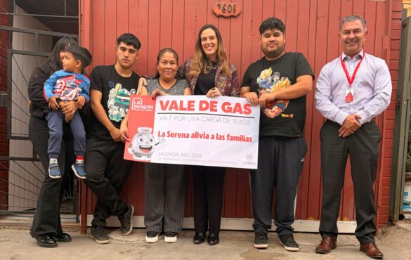 Municipio de La Serena entrega 5.000 vales de gas a familias vulnerables para aliviar alza de combustibles