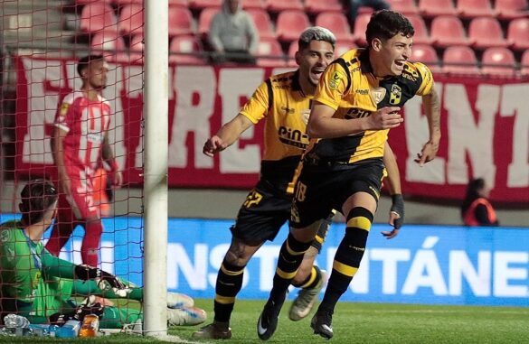 Los Piratas hunden a los Cementeros con triunfo 2-1 sobre la hora