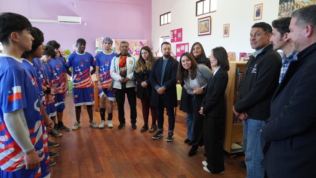 En Colegio Héroes de la Concepción de La Serena Embajadora de Taiwán entregó apoyo a selección de Tchoukball